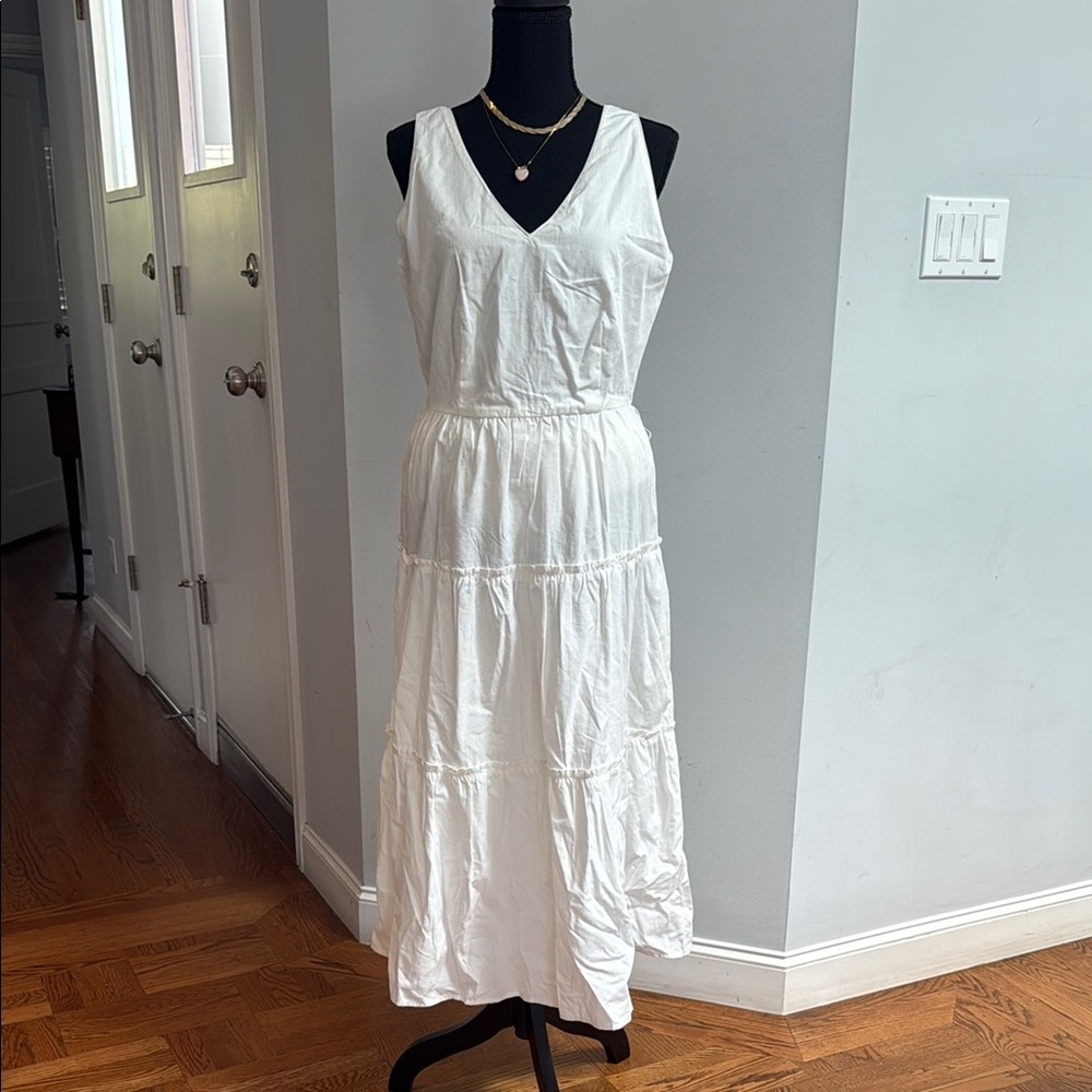 Ann Taylor White Sleeveless V-Neck Maxi Dress